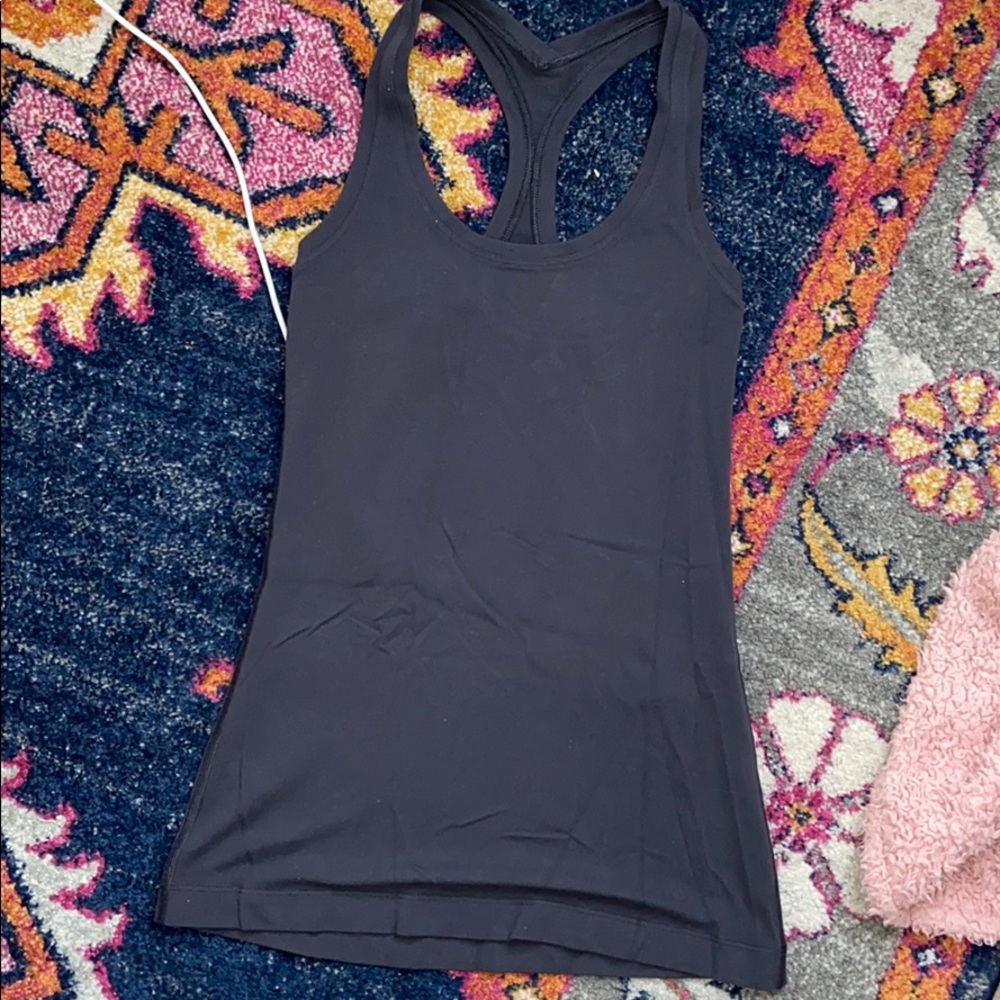 Lululemon workout tank tight fit